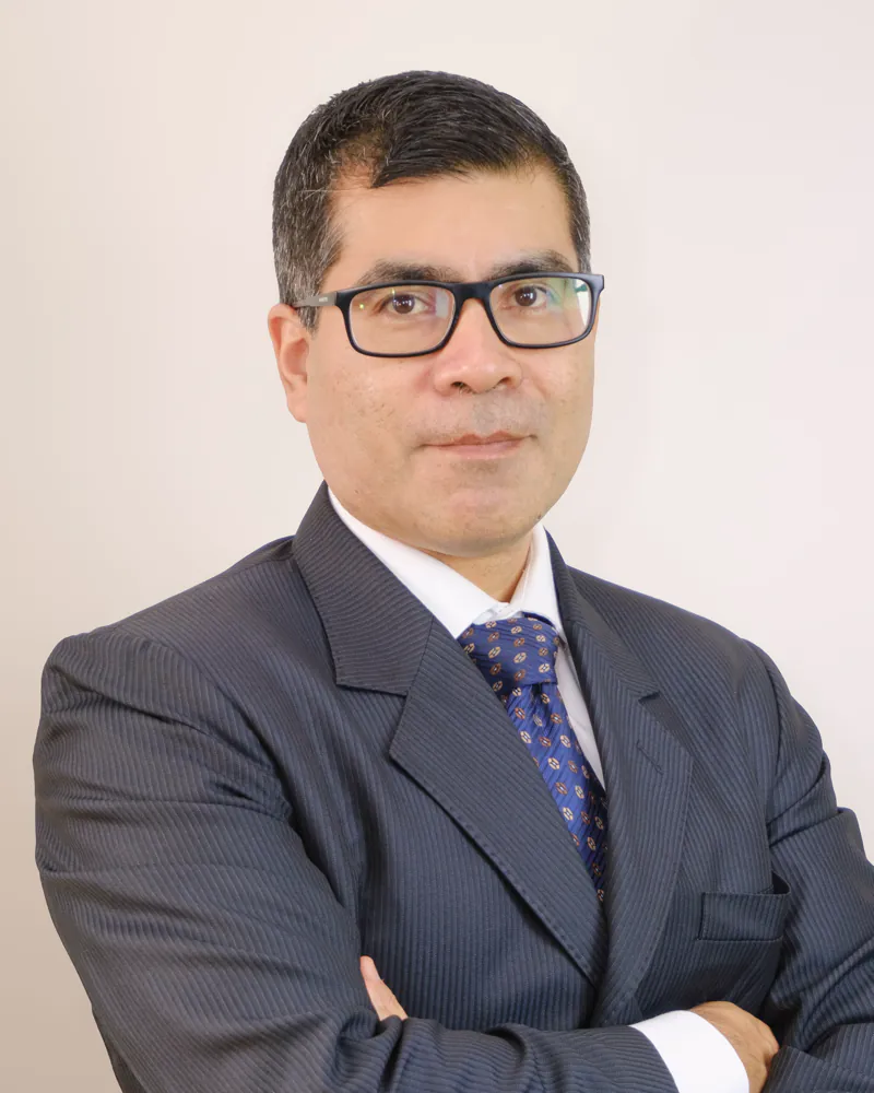 Portrait of Mg. César Augusto Higa Silva